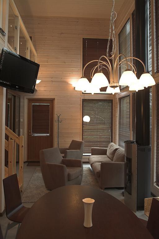 Kiurunrinne Villas Virasoja Værelse billede
